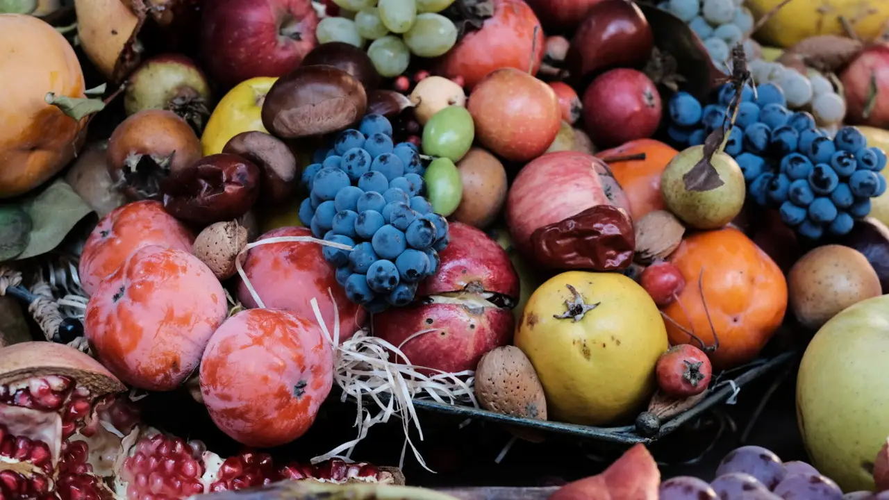Il trucco geniale per far maturare la frutta acerba usando solo una mela