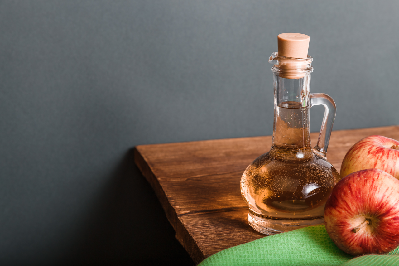 Smetti di usare l’aceto per disinfettare: ecco perché è completamente inutile